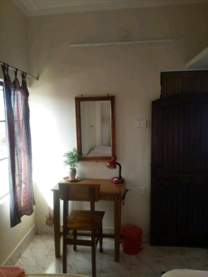 Monalisa Hostel Waranasi Zewnętrze zdjęcie