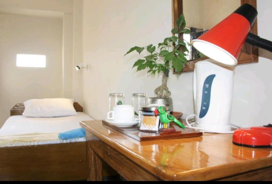 Monalisa Hostel Waranasi Zewnętrze zdjęcie