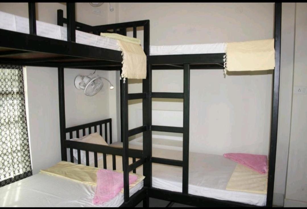 Monalisa Hostel Waranasi Zewnętrze zdjęcie