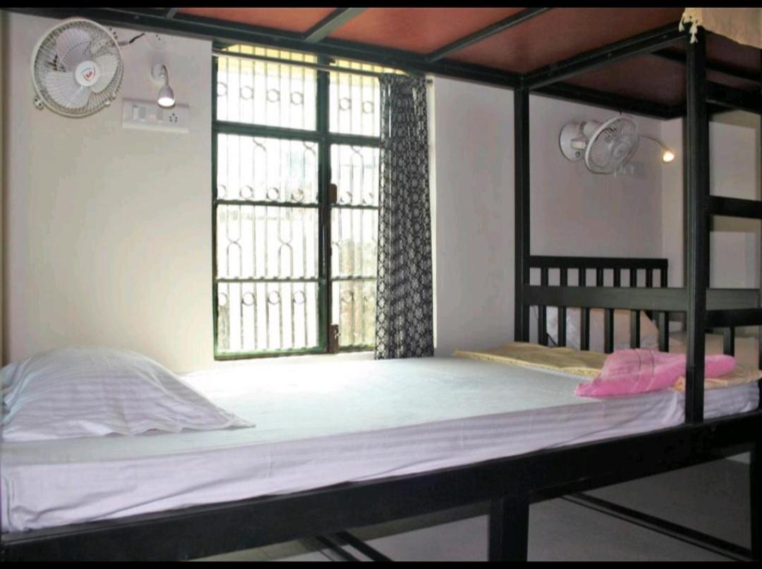 Monalisa Hostel Waranasi Zewnętrze zdjęcie