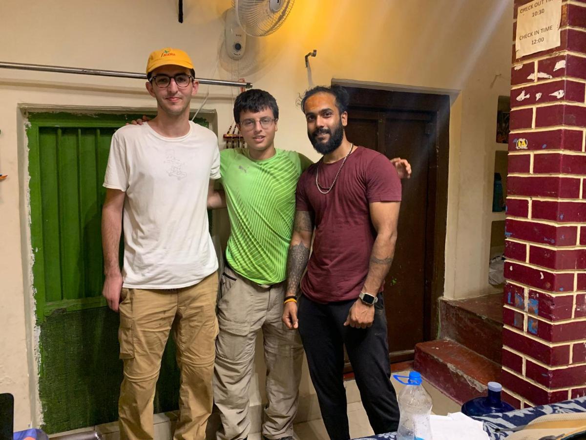 Monalisa Hostel Waranasi Zewnętrze zdjęcie
