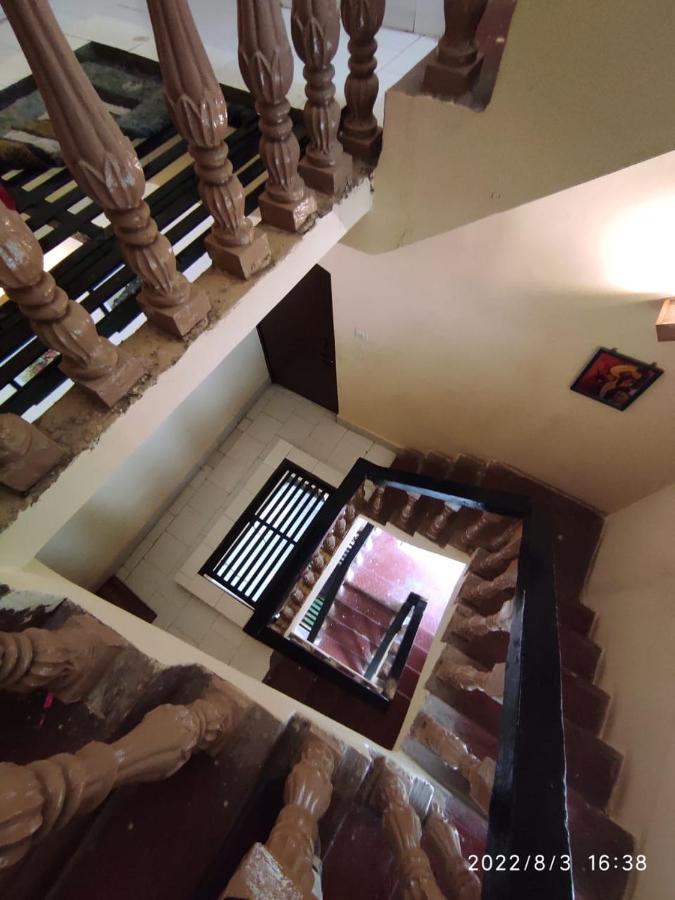 Monalisa Hostel Waranasi Zewnętrze zdjęcie